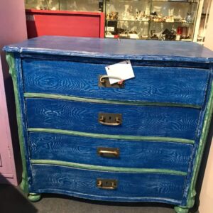 Liebevoll restaurierte Kommode in Blau